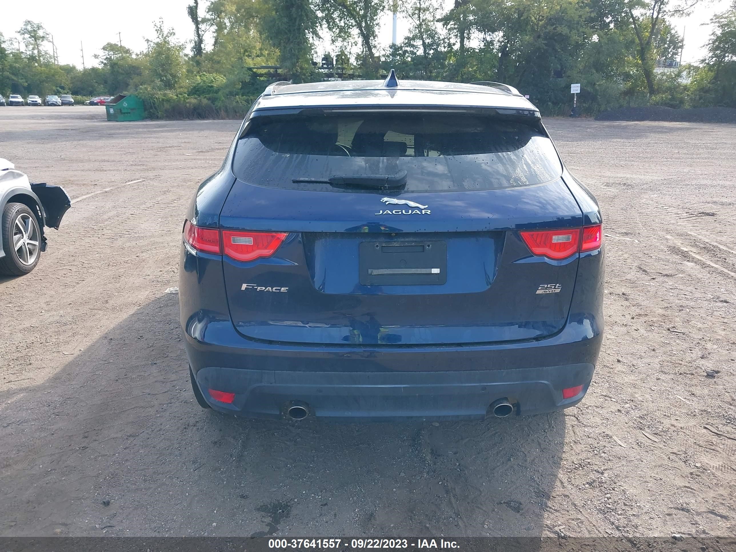 Photo 15 VIN: SADCJ2FX4KA359640 - JAGUAR F-PACE 