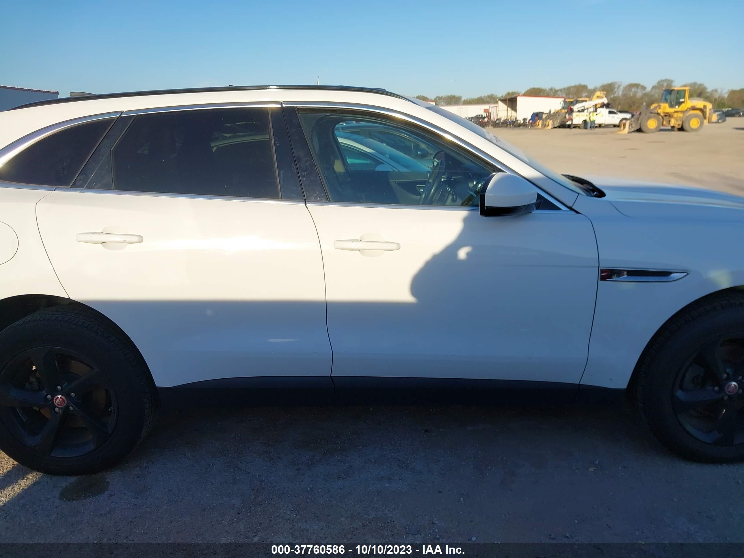 Photo 12 VIN: SADCJ2FX9LA626319 - JAGUAR F-PACE 