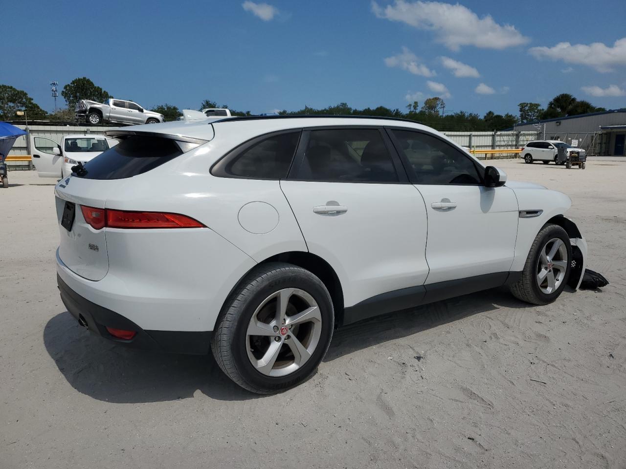 Photo 2 VIN: SADCJ2FXXJA266684 - JAGUAR F-PACE 