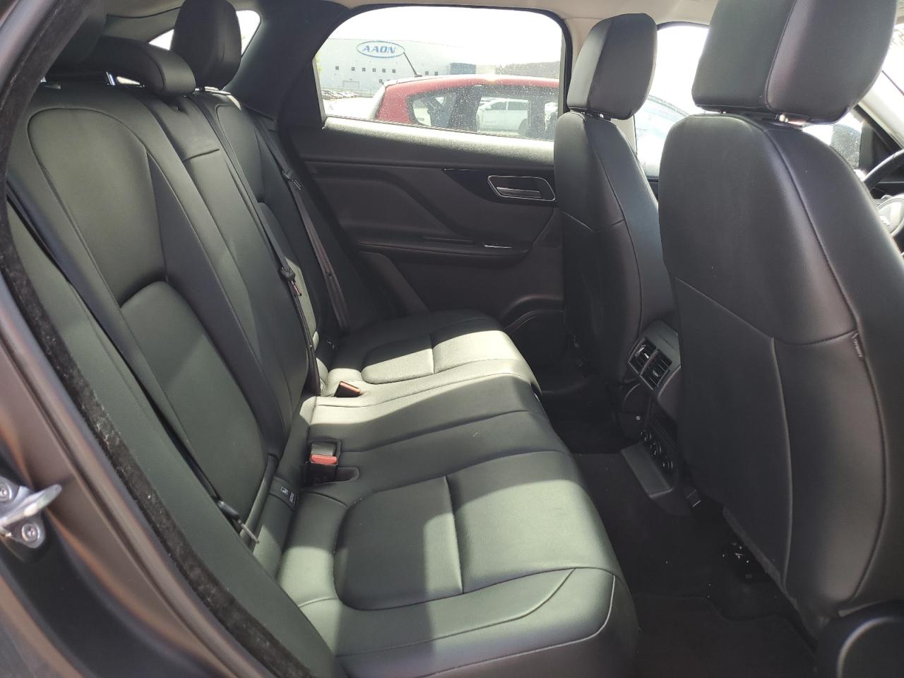 Photo 10 VIN: SADCJ2GX9JA238020 - JAGUAR F-PACE 