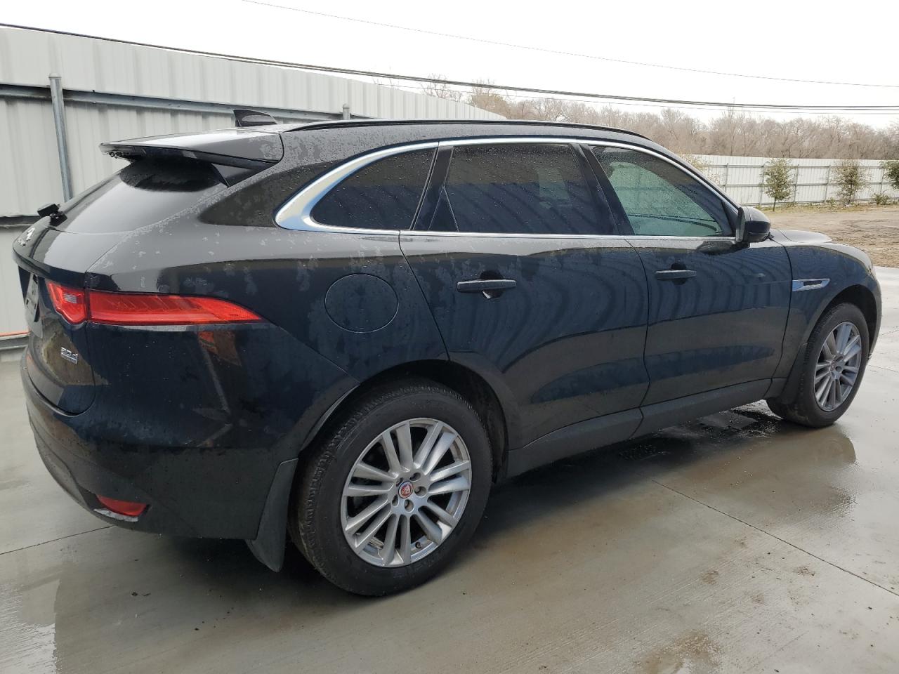 Photo 2 VIN: SADCK2BNXHA097617 - JAGUAR F-PACE 