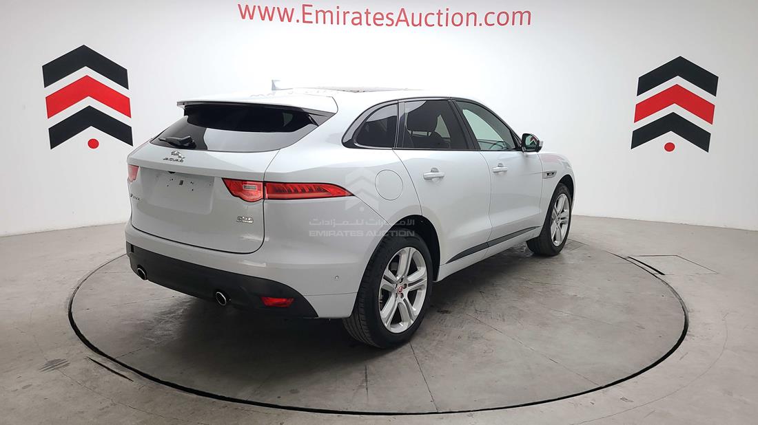 Photo 11 VIN: SADCL2BV9HA045151 - JAGUAR FPACE 