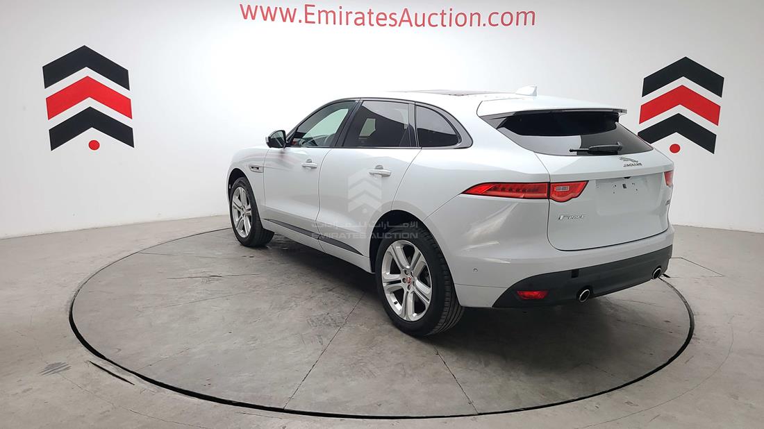 Photo 8 VIN: SADCL2BV9HA045151 - JAGUAR FPACE 