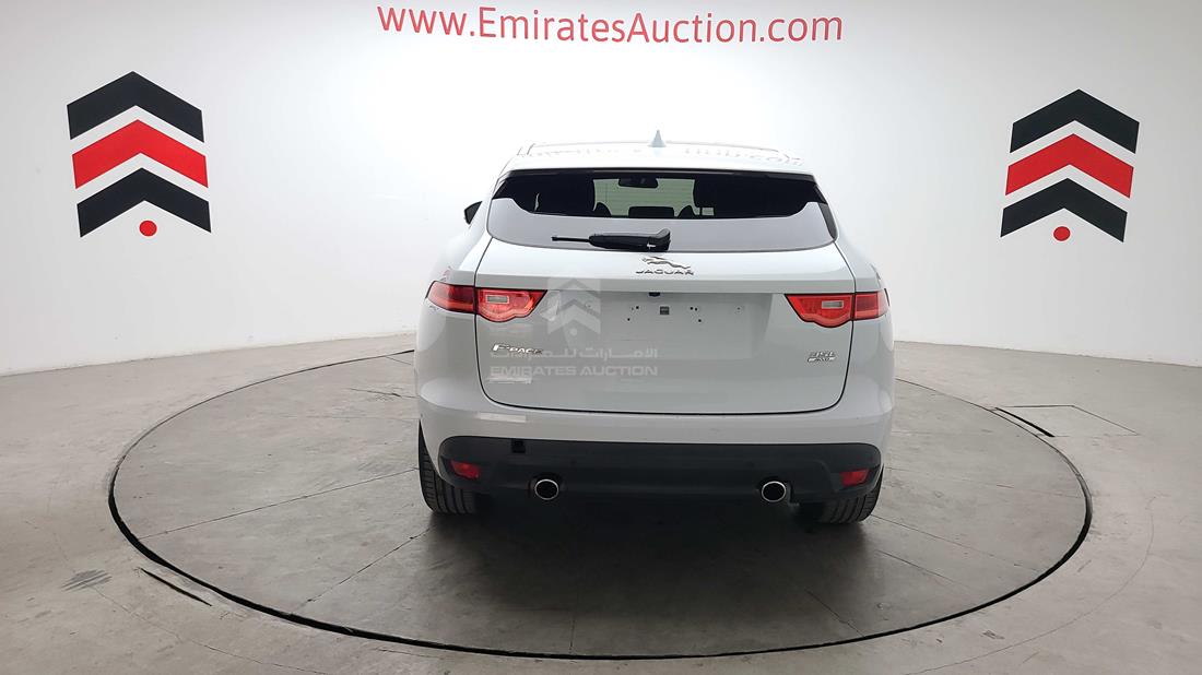 Photo 9 VIN: SADCL2BV9HA045151 - JAGUAR FPACE 