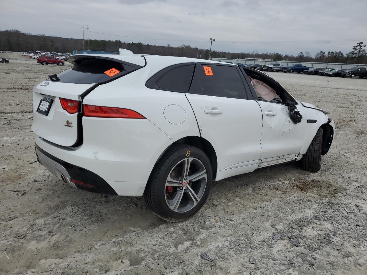 Photo 2 VIN: SADCM2FV1KA392682 - JAGUAR F-PACE 