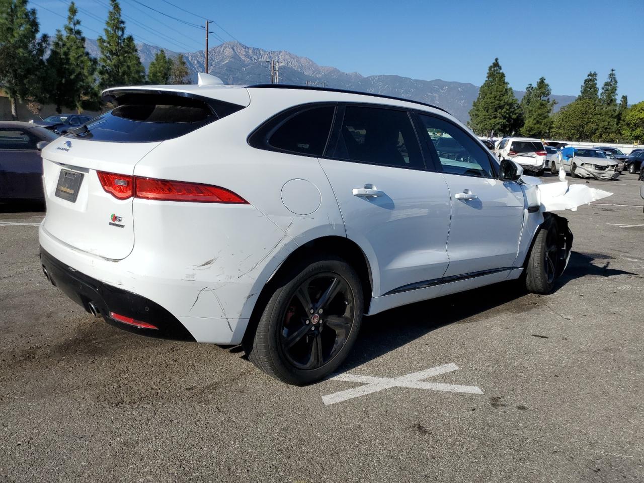 Photo 2 VIN: SADCM2FVXKA398688 - JAGUAR F-PACE 