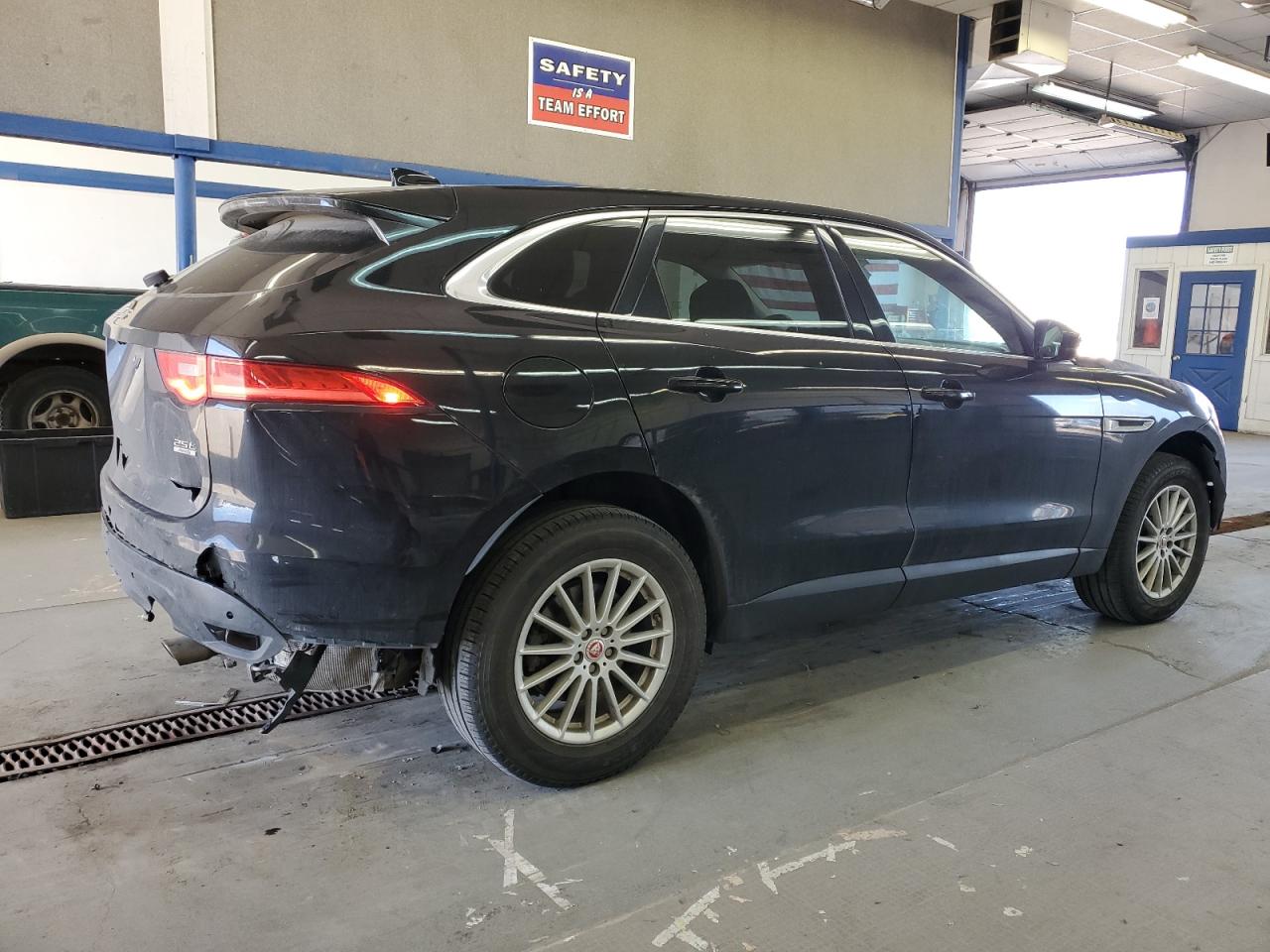 Photo 2 VIN: SADCS2FX3KA390570 - JAGUAR F-PACE 