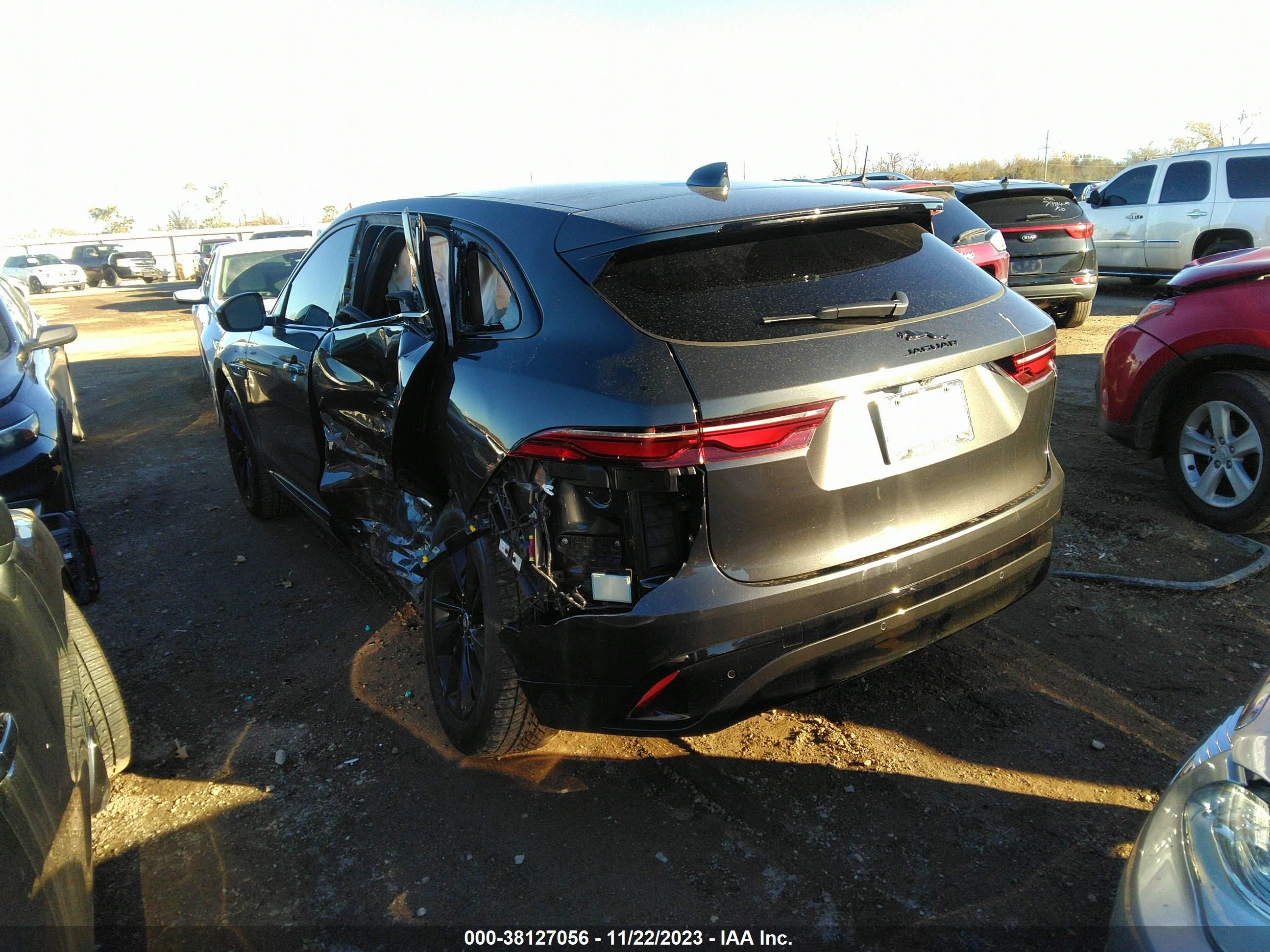 Photo 2 VIN: SADCT2EX8RA729672 - JAGUAR F-PACE 