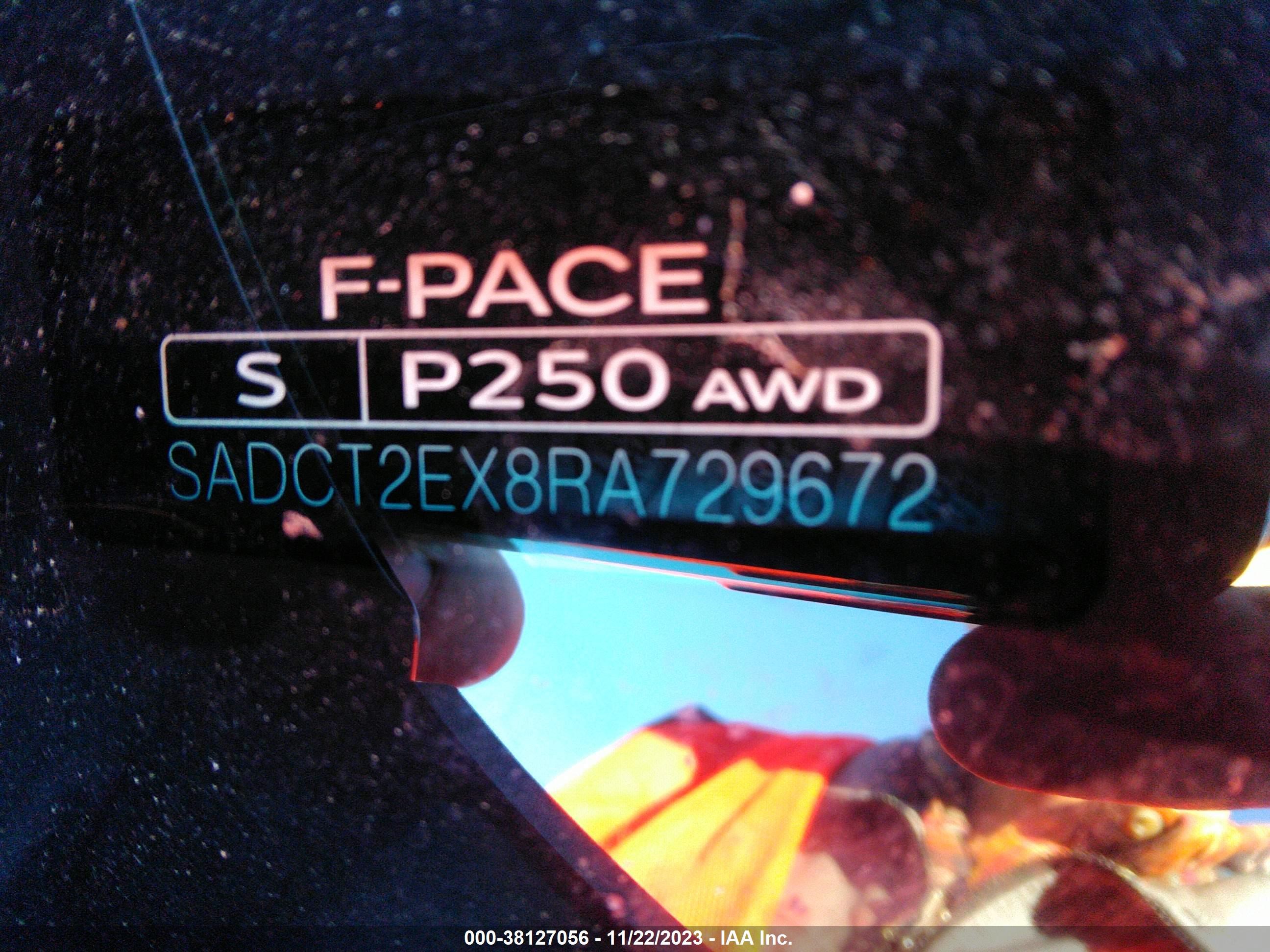 Photo 8 VIN: SADCT2EX8RA729672 - JAGUAR F-PACE 