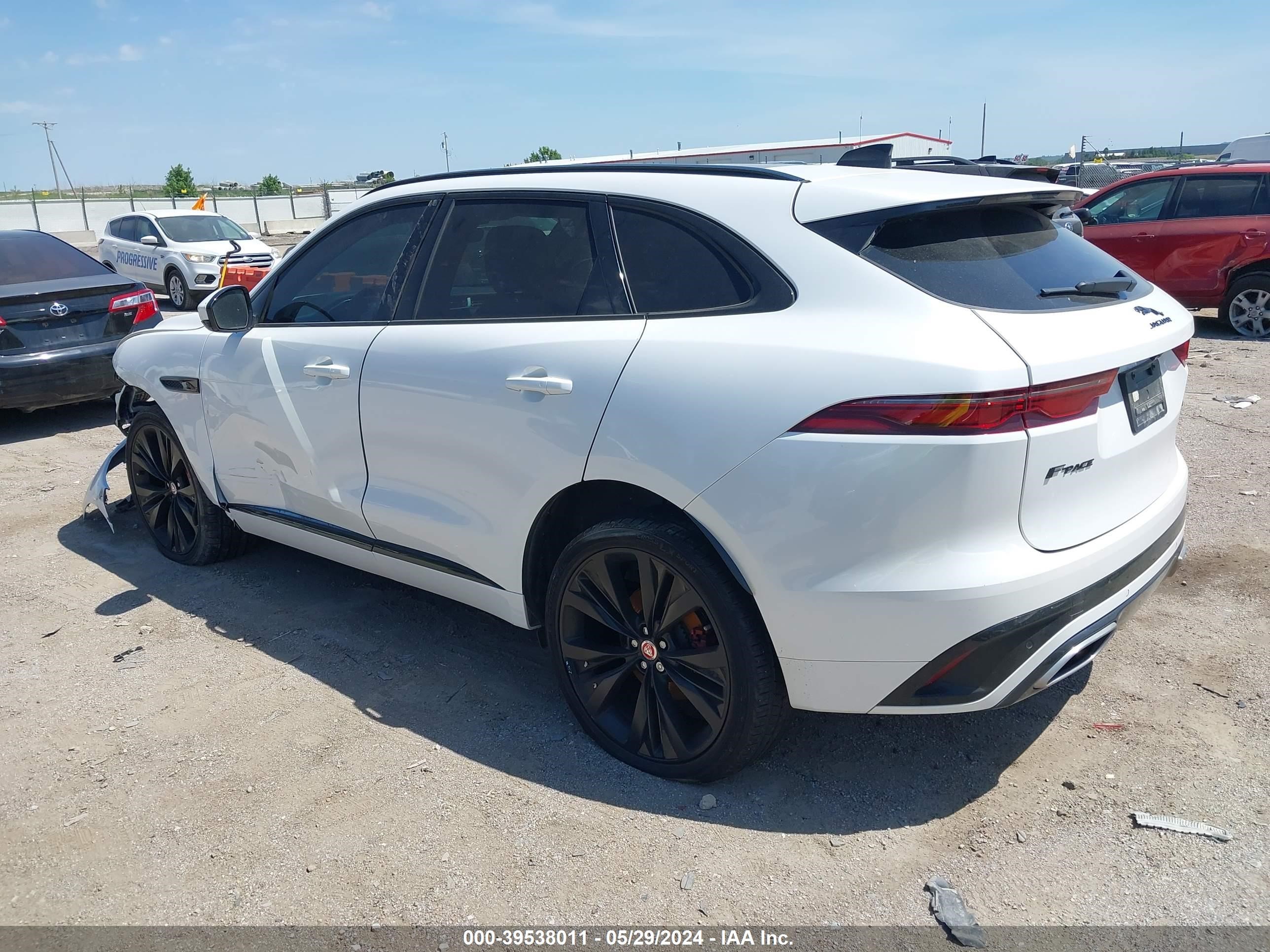 Photo 2 VIN: SADCT2FU3PA714594 - JAGUAR F-PACE 