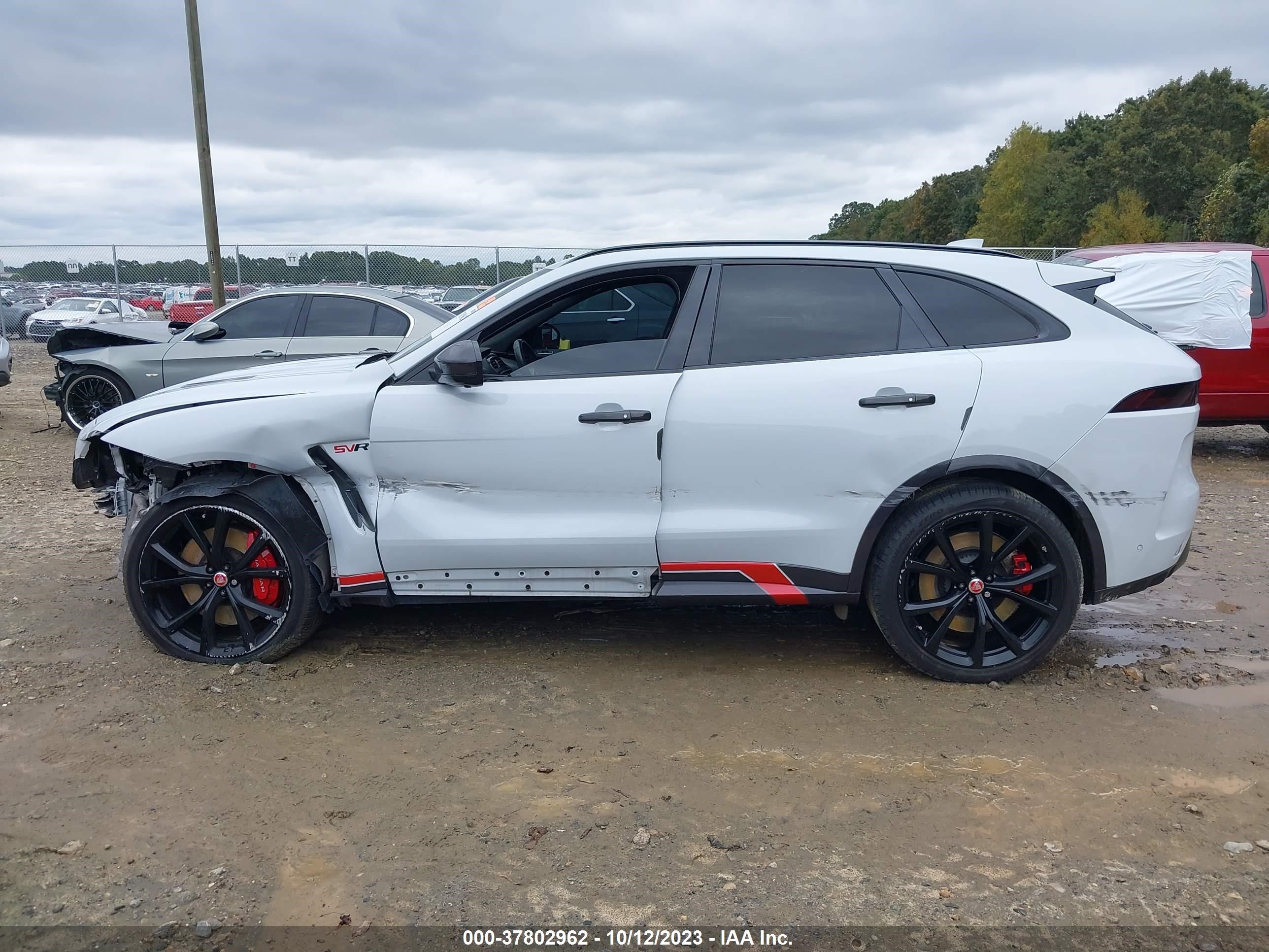 Photo 13 VIN: SADCZ2EE5KA606513 - JAGUAR F-PACE 