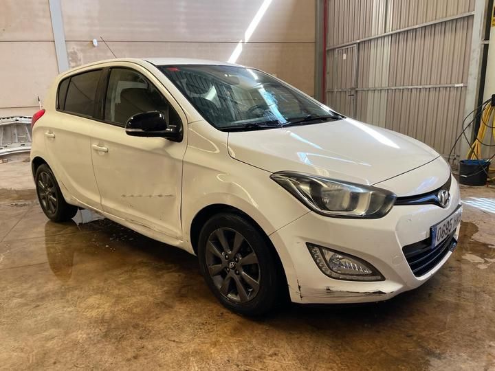 Photo 2 VIN: SAGDYEMCFH3383939 - HYUNDAI I20 