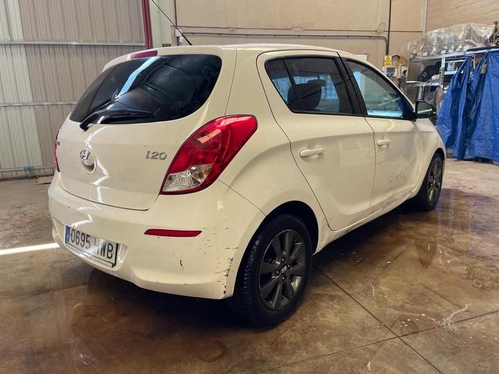 Photo 4 VIN: SAGDYEMCFH3383939 - HYUNDAI I20 