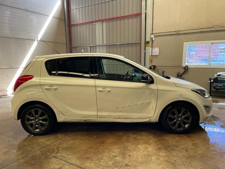 Photo 3 VIN: SAGDYEMCFH3383939 - HYUNDAI I20 