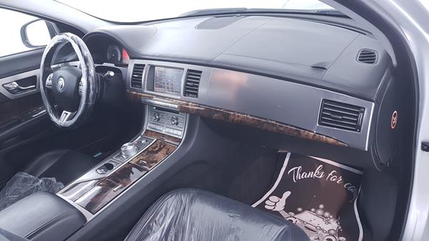 Photo 29 VIN: SAJAA06F09HR27433 - JAGUAR XF 