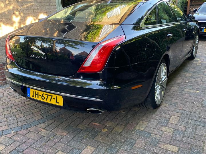 Photo 2 VIN: SAJAA10M7GPV97726 - JAGUAR XJ 