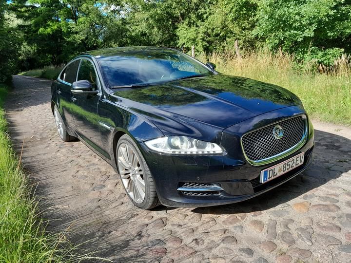 Photo 1 VIN: SAJAA1621BNV11109 - JAGUAR XJ 