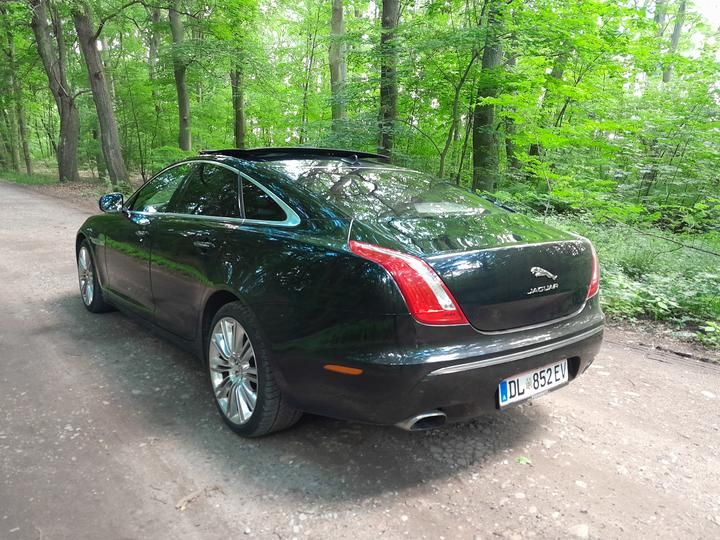 Photo 3 VIN: SAJAA1621BNV11109 - JAGUAR XJ 