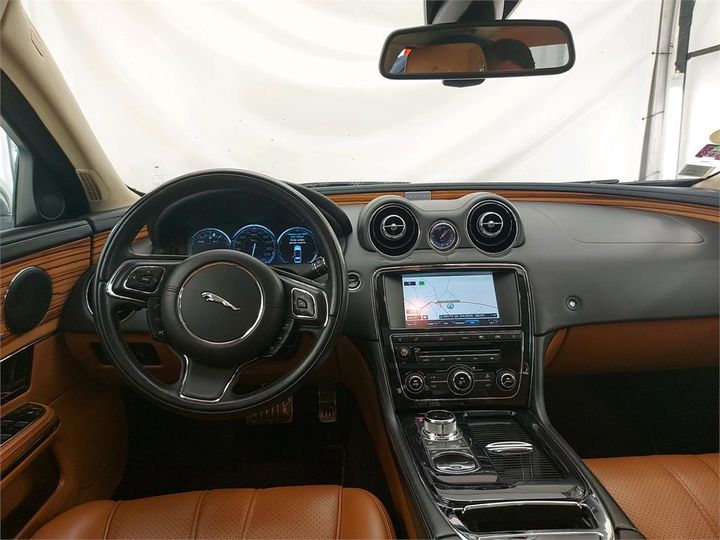 Photo 2 VIN: SAJAA1828CNV22333 - JAGUAR XJ 