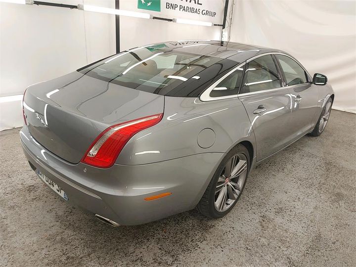 Photo 3 VIN: SAJAA1828CNV22333 - JAGUAR XJ 