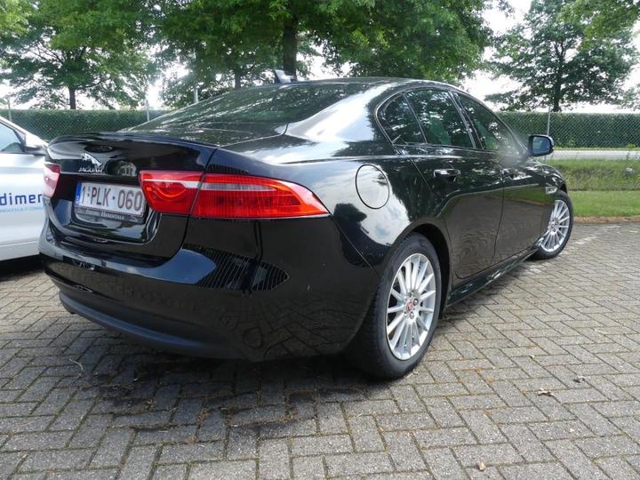 Photo 2 VIN: SAJAB4BN1HA958828 - JAGUAR XE 