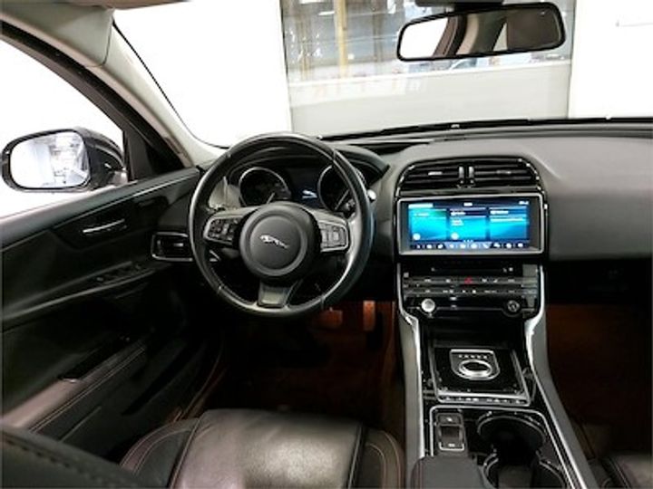 Photo 9 VIN: SAJAB4BN1HA959221 - JAGUAR XE DIESEL 