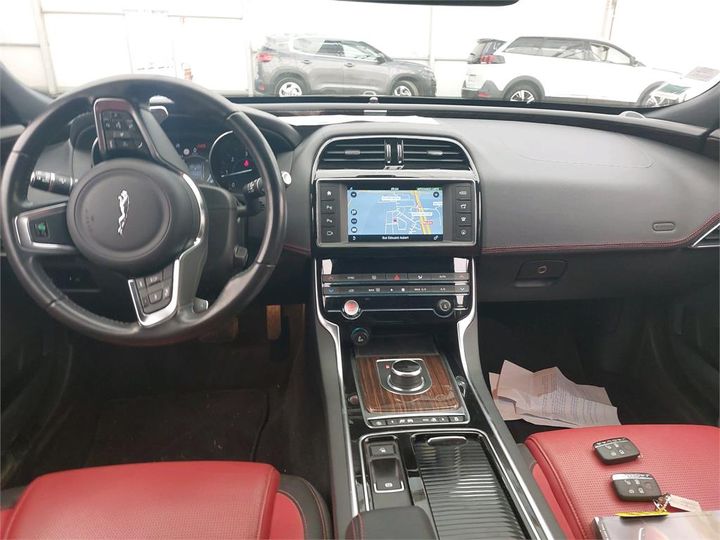 Photo 3 VIN: SAJAB4BN1JCP38888 - JAGUAR XE 