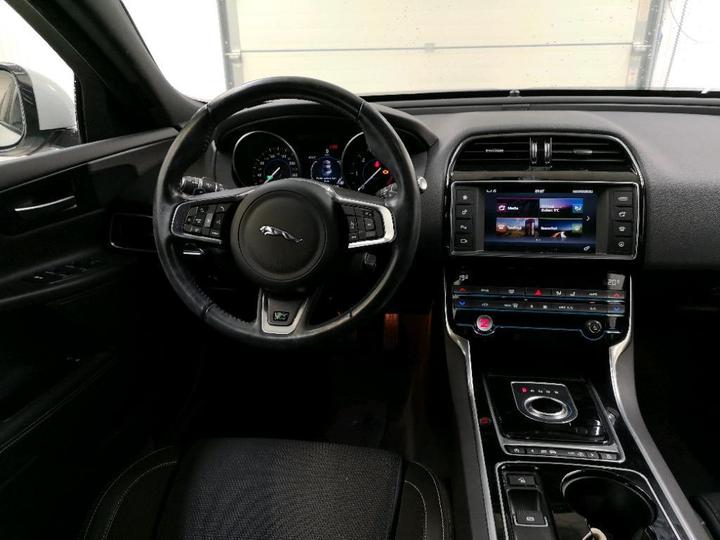 Photo 6 VIN: SAJAB4BN2HCP10933 - JAGUAR XE 