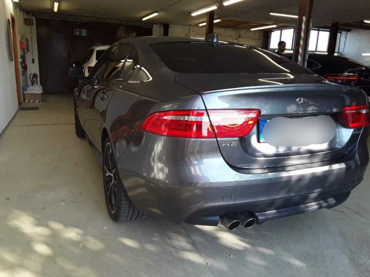 Photo 3 VIN: SAJAB4BN2KCP43423 - JAGUAR XE 