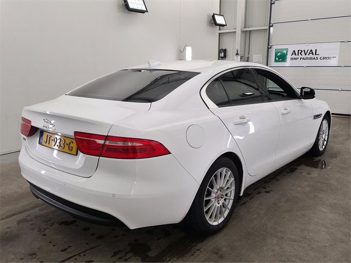 Photo 2 VIN: SAJAB4BN4HA951842 - JAGUAR XE 