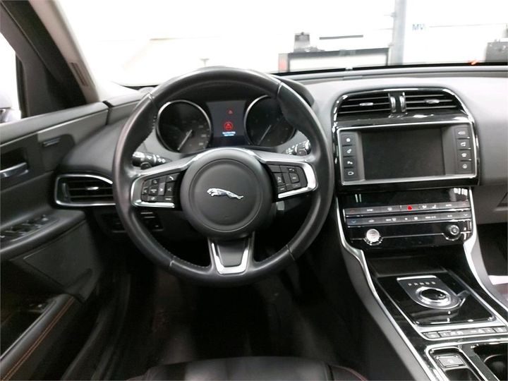 Photo 12 VIN: SAJAB4BN4JCP39937 - JAGUAR XE 