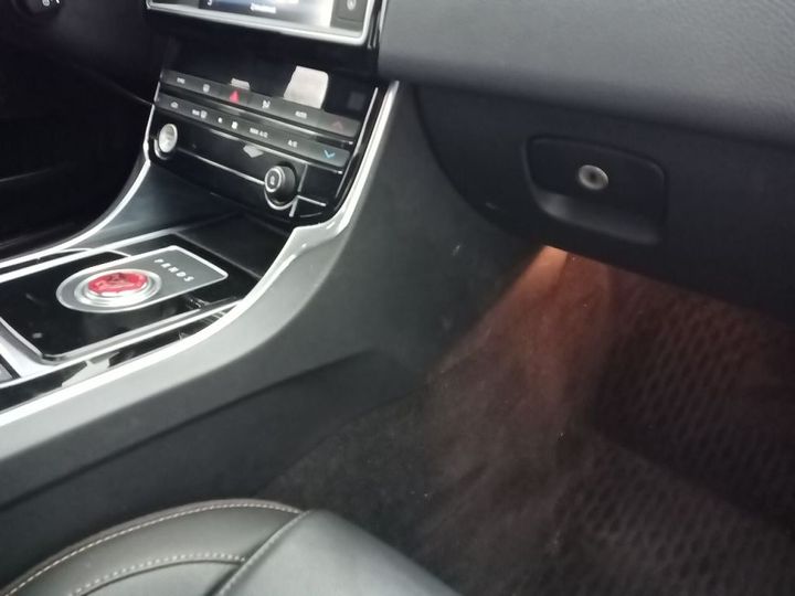 Photo 16 VIN: SAJAB4BN5GA925507 - JAGUAR XE &#3914 