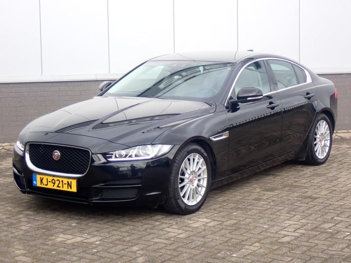 Photo 1 VIN: SAJAB4BN5HCP00123 - JAGUAR XE SALOON 