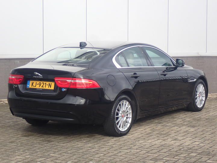 Photo 2 VIN: SAJAB4BN5HCP00123 - JAGUAR XE SALOON 