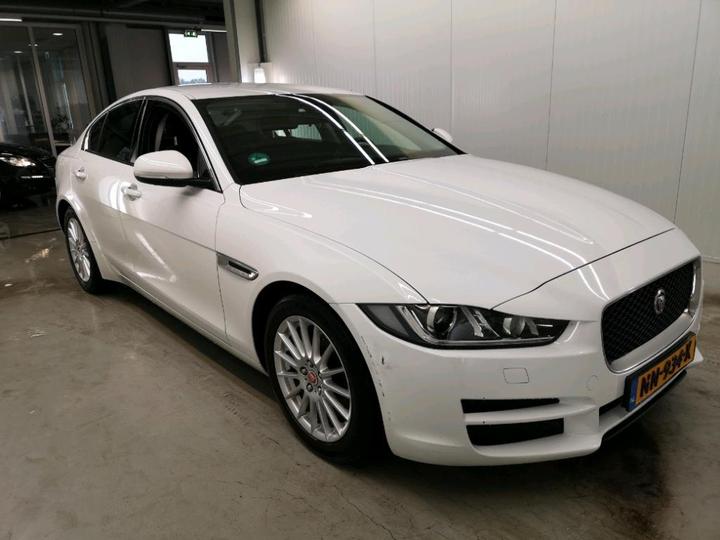 Photo 2 VIN: SAJAB4BN5HCP13566 - JAGUAR XE 