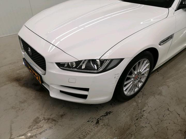 Photo 27 VIN: SAJAB4BN5HCP13566 - JAGUAR XE 