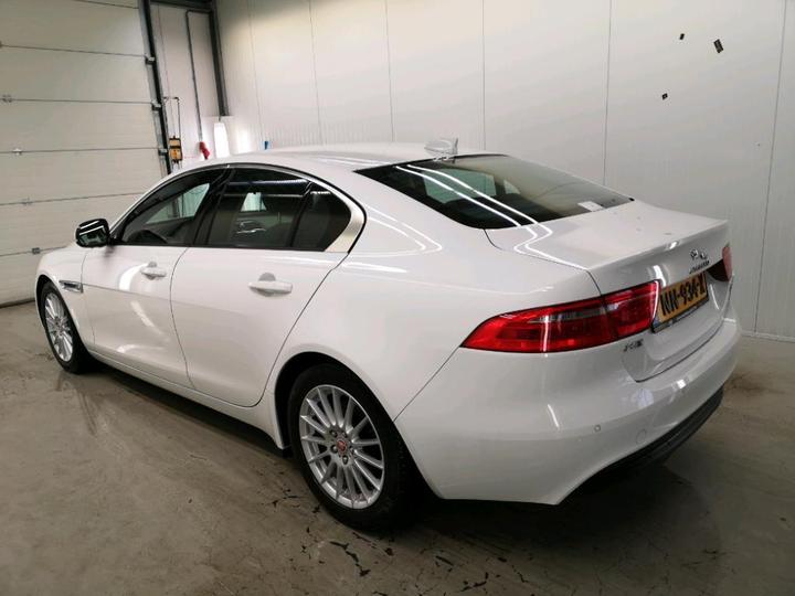 Photo 3 VIN: SAJAB4BN5HCP13566 - JAGUAR XE 