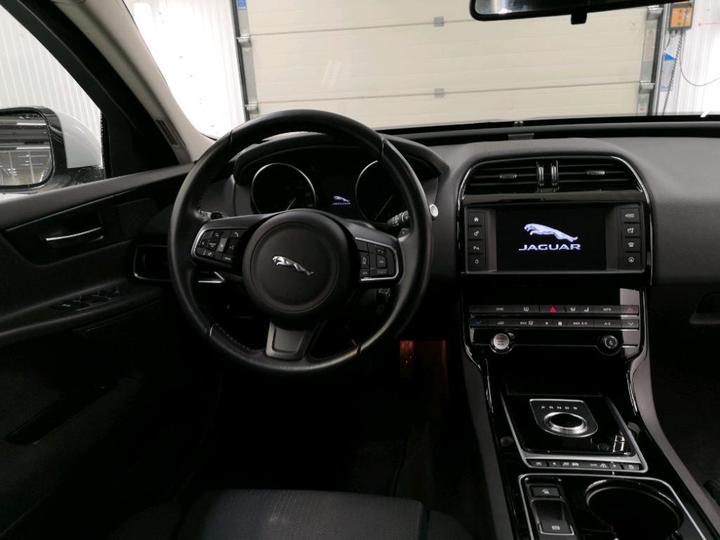 Photo 6 VIN: SAJAB4BN5HCP13566 - JAGUAR XE 