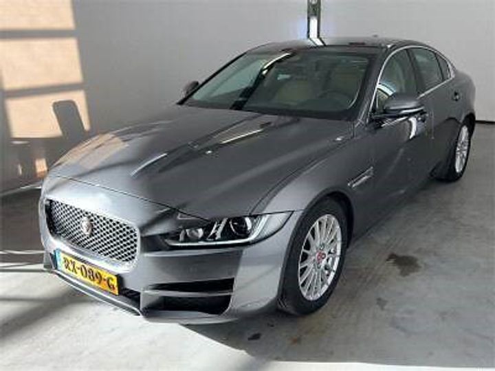 Photo 1 VIN: SAJAB4BN5HCP15821 - JAGUAR XE 