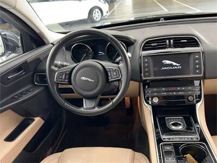 Photo 8 VIN: SAJAB4BN5HCP15821 - JAGUAR XE 