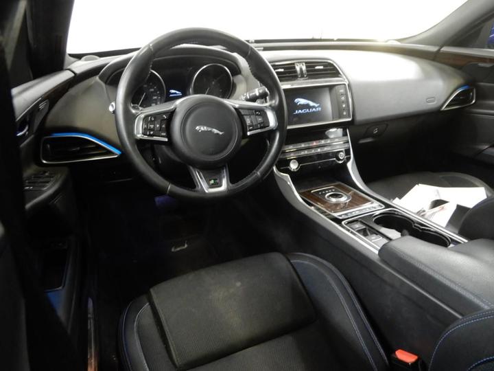 Photo 9 VIN: SAJAB4BN6HCP03354 - JAGUAR XE 