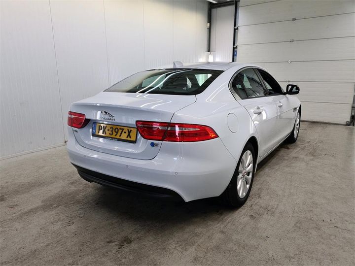 Photo 4 VIN: SAJAB4BN6JCP24100 - JAGUAR XE 