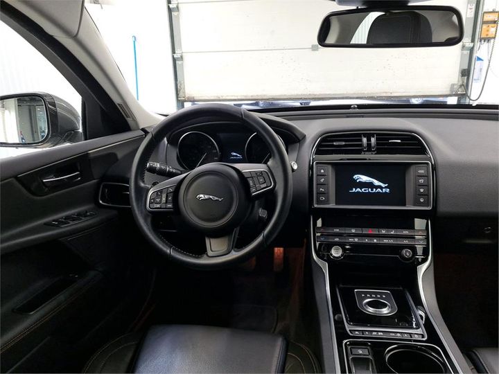 Photo 6 VIN: SAJAB4BN7HCP09079 - JAGUAR XE 