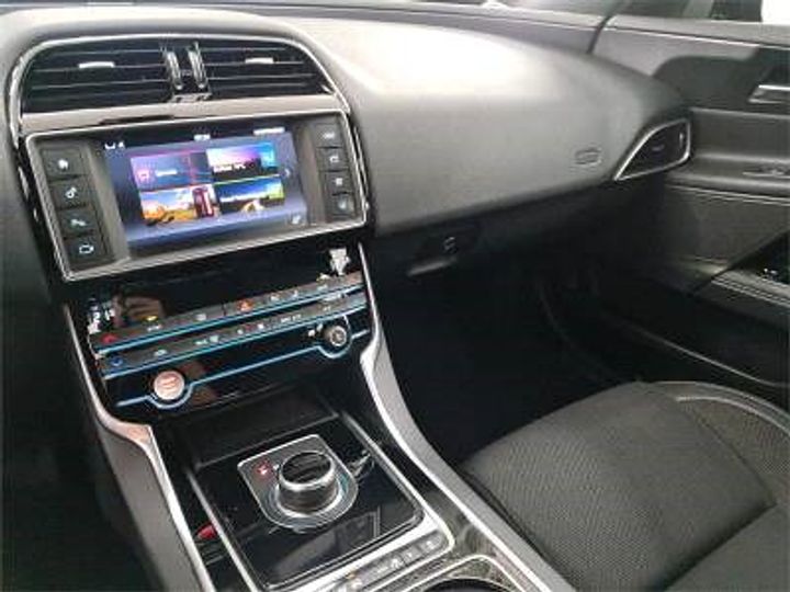 Photo 12 VIN: SAJAB4BN7HCP14024 - JAGUAR XE 