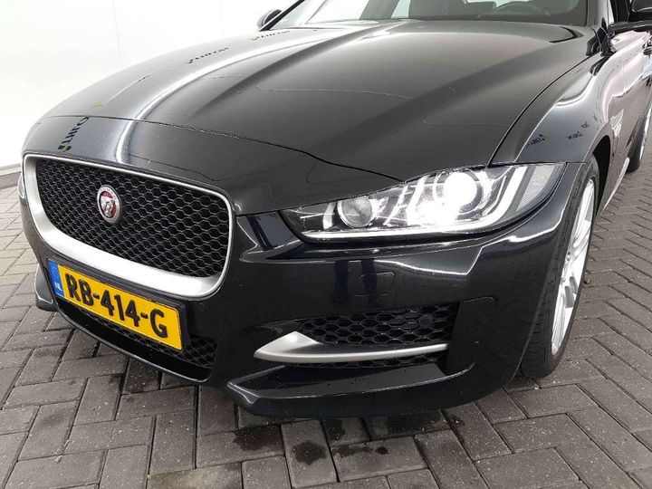 Photo 12 VIN: SAJAB4BN7HCP15707 - JAGUAR XE 