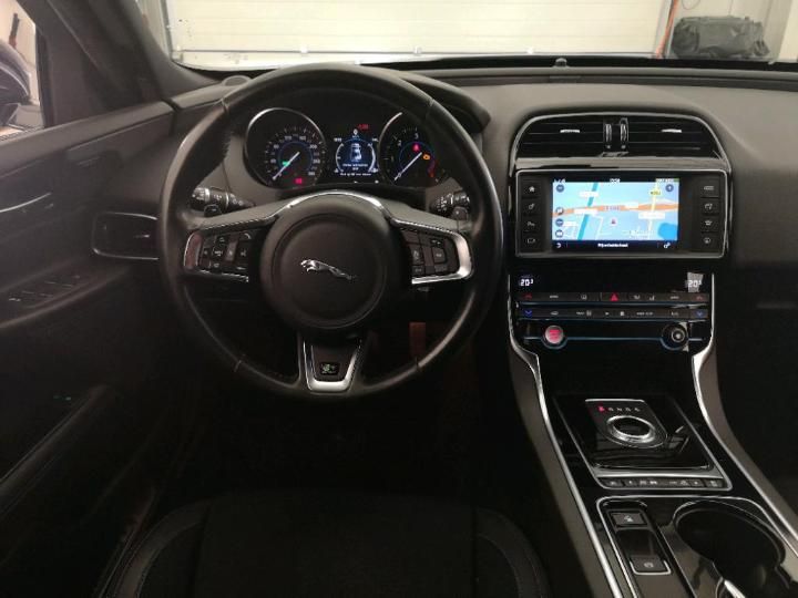 Photo 8 VIN: SAJAB4BN8HCP03971 - JAGUAR XE 