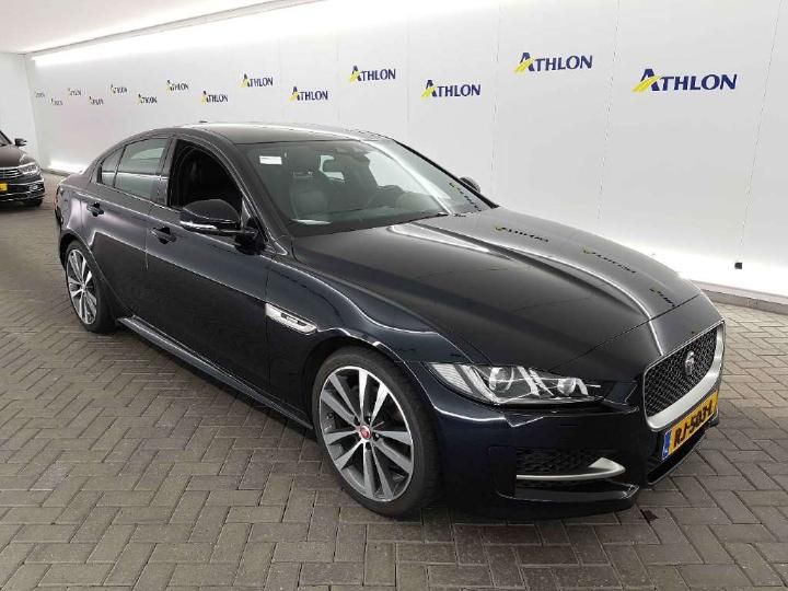 Photo 2 VIN: SAJAB4BN8HCP15280 - JAGUAR XE 