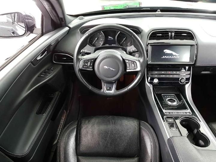 Photo 7 VIN: SAJAB4BN8HCP15280 - JAGUAR XE 