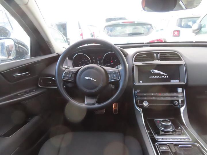 Photo 3 VIN: SAJAB4BN8KCP50280 - JAGUAR XE 