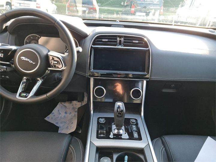 Photo 8 VIN: SAJAB4BN8LCP60678 - JAGUAR XE 